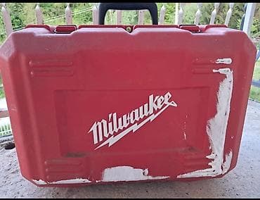 pean i iglodrzac: Milwaukee ručna kružna testera na kabl u originalnom crvenom koferu: - — 2