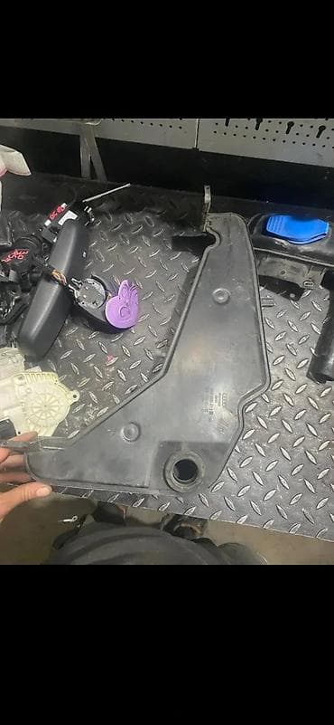 smart auto kupujemprodajem: AUDI Q5 POSUDA BIDON CANTRA 8R0955453BC | Audi delovi zemun altina — 1