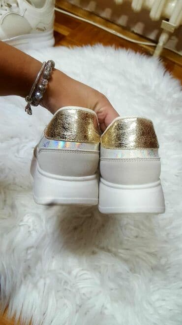 new balance 43: 40, color - White — 4