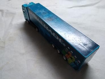 garaza za decake: Kamion Daf sa prikolicom Powerade, ocuvan — 3