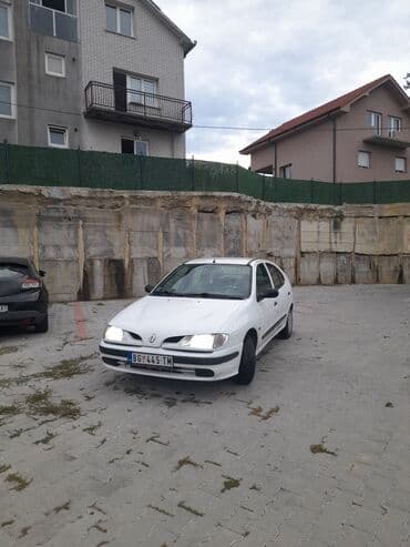 Renault: Renault Megane: 1.6 l | 1998 г. 225416 km Hečbek