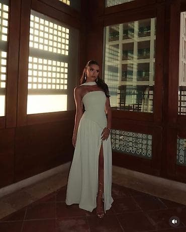 odeca za more: ✨Elegantna duga večernja haljina sa visokim šlicem i efektom — 6