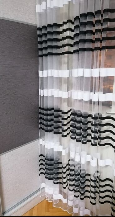 Zavese Nove.
duzina 2,5m.
sirina po zelji, ušivena traka