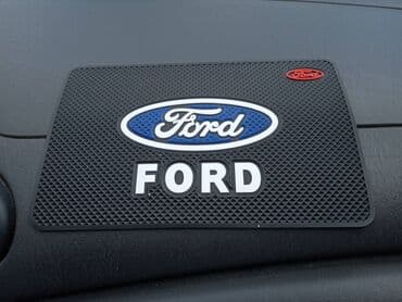 ulozak za auto sediste: FORD gumena neklizajuća podloga. Dimenzije 13*20cm. Samo se postavi na — 1