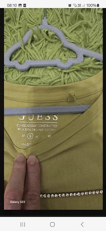 somot braon jakna s: Nova Guess majica s velicina bez etikete — 2