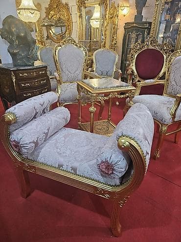 Stolovi: 𝐄𝐥𝐞𝐠𝐚𝐧𝐭𝐧𝐚 𝐦𝐚𝐫𝐤𝐢𝐳𝐚 𝐢 𝐟𝐨𝐭𝐞𝐥𝐣𝐞 𝐮 𝐩𝐮𝐝𝐞𝐫-𝐫𝐨𝐳𝐞 𝐦𝐞𝐛𝐥𝐮, 𝐮 𝐬𝐚𝐯𝐫š𝐞𝐧𝐨𝐦 𝐬𝐩𝐨𝐣𝐮 𝐬𝐚 — 3