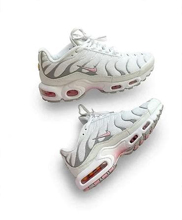 38 broj u cm: Patike Nike Air Max Plus (Tn), bela/siva sa roze detaljima - — 1