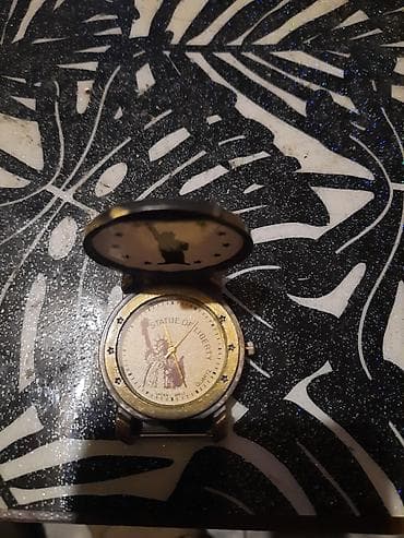 sat sa slusalicama: Ručni sat “Statue of Liberty” sa preklopnim poklopcem - Motiv: figura — 2