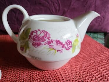 Čajnici: Bokalcic nov porcelanski. Bokal. Visina. 9cm. Duzina celog — 6