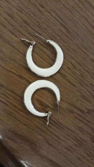 Broševi: Nove mindjuse, bizuterija iz USA. Sa dva lica, zlatna i bela boja — 1