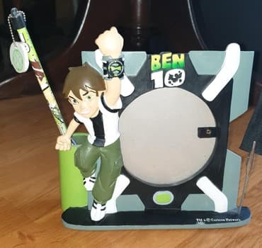 igračke od kartona: Ben 10 original CARTOON NETWORK deciji ram za slike, sa strane je — 2