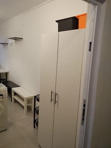 izdajem sobu beograd: Izdajem lepo sređenu i funkcionalnu garsonjeru od 14m² u Železniku, na — 7