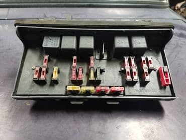 osigurac za instrument tablu: Tabla osigurača Lada 2107 Riva,2104 Karavan n.tip.Tabla sa ubodnim — 3