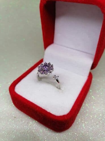 Prsten podesiv
Cvetic se okrece
Cena 1050 din na lalafo.rs Prsten podesiv
Cvetic se okrece
Cena 1050 din