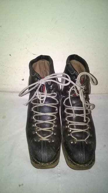 cipela na kraju sveta prepricano po glavama: Starinske ski cipele gaziste oko 27 cm. kolekcionarski primerak — 4