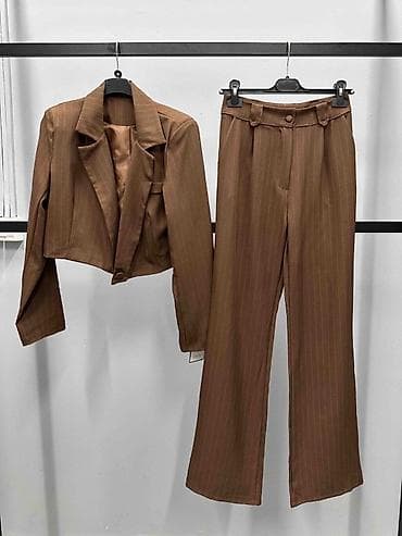 Ženska odeća: 🔥Top komplet – braon sa diskretnim prugama, dvodelni komplet
✅3400 din — 2