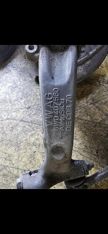 farovi punto 2: AUDI A4 B9 0 STOZER TOCKA LAFET CIZMA 8W0407560 | Vw audi delovi — 2