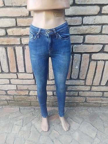 helanke sa stopalom: Fioretto farmerke – veličina S - Model: skinny/uzan kroj, pruža — 3