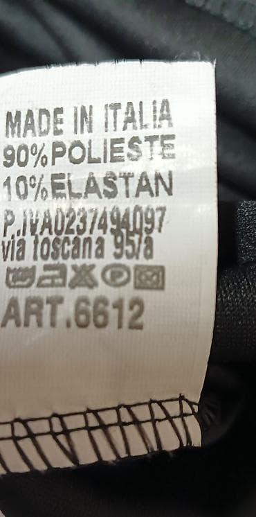 salonke bez boje: Crna haljine, veličina L.Bez oštećenja.Dužina 72 cm, dužina rukava — 6