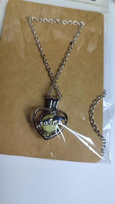 ogrlica krstic: Ogrlica sa priveskom u obliku srca - Materijal: metalna legura — 2