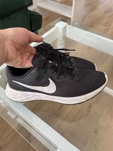 Nike patike za trčanje – model DC - Veličina: US 9.5 / UK 7 / EUR 41