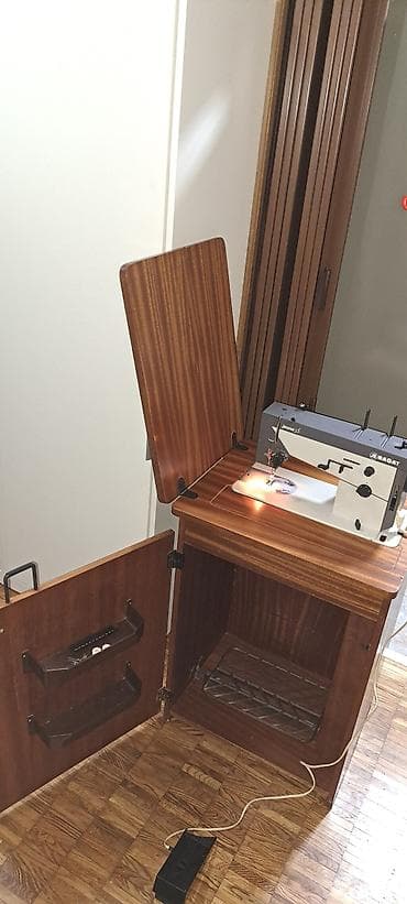 Prodajem BAGAT mašinu za šivenje model Jasna. Mašina je ispravna i u — 9