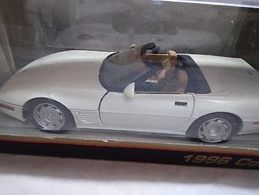 igrice za decake: Maisto Chevrolet Corvette Cabrio C4 1/18 beli,kao nov — 2