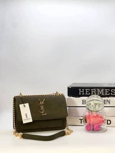 drveni krstic oko vrata: Tasnice 
pk — 5