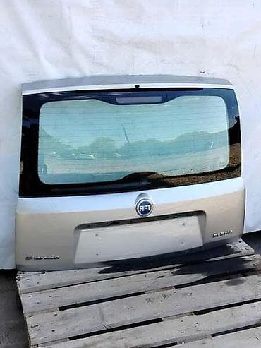 GEPEK VRATA ZA FIAT PANDA OD 2003. DO 2012. GOD. | Gepek vrata Fiat na lalafo.rs GEPEK VRATA ZA FIAT PANDA OD 2003. DO 2012. GOD. | Gepek vrata Fiat