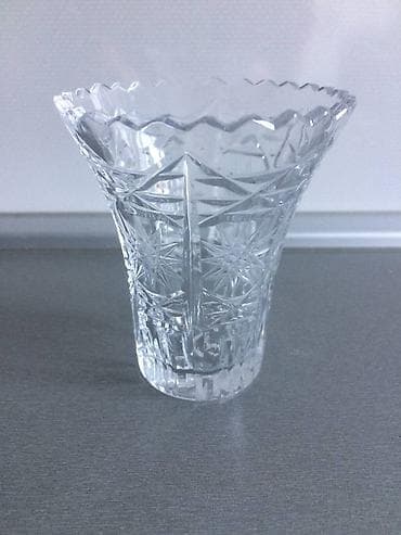 Kristalna vaza 2 nova ne koriscena brusen kristal rucni rad Visina