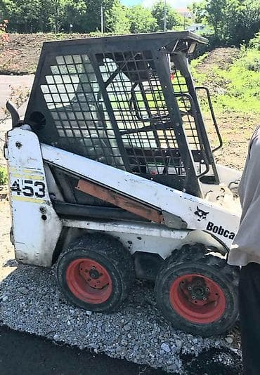 stolarska tezga: Iznajmljivanje Bobcat . Za sve informacije ostavite broj pozvacemo — 1