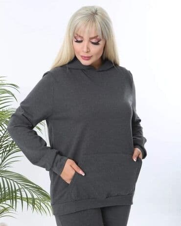 plisane trenerke za punije dame: Komplet trenerka za punije dame L do 4xl
4200 — 1