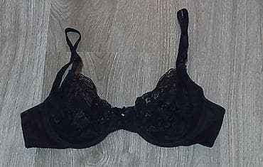 patike sa masnom: Crni čipkani grudnjak sa žicom - Boja: crna - Kroj — 1