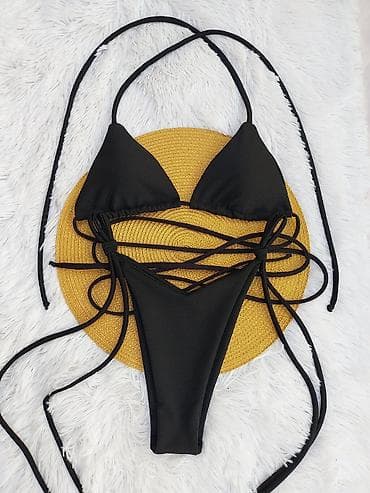 plazna: Crni bikini set – trouglasti top i gaćice na vezivanje - Boja — 2