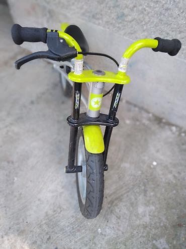 vez na kosulji: Bicikl bez pedala,tockovi i gume na pumpanje 12 cola,sa dobos — 3