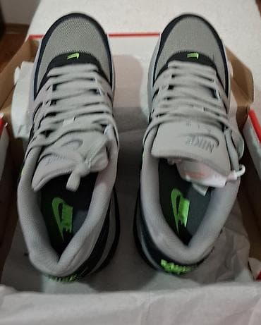 Cipele: Nike Air Max – muške patike Model: CT Veličina: US 10 / UK 9 / EU — 5