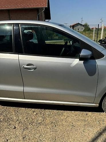 kapice za ventile: VRATA ZA VOLKSWAGEN POLO | Prednja desna vrata za Polo 6R Odlicno — 1