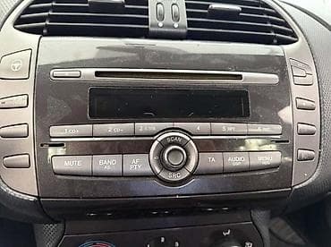 fiat bravo prodaja: RADIO ZA FIAT BRAVO — 1