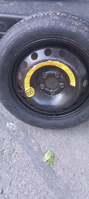 auto kamp prikolice: Polovna guma na felni. 5 x 100 Novi Beograd . može I dogovar — 1