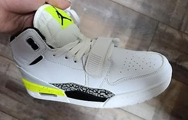 Model patike: visoke sportske patike sa kaišem preko risnog dela i — 5