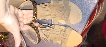 plasticne sandale: Ženske ravne sandale u bež/peščanoj boji sa dekorativnim resama i — 4