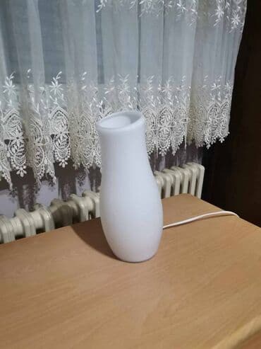 sony play 3: Moderna stona lampa. Zanimljivog oblika, uklopiće se u svaki prostor — 1