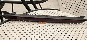 migavac za retrovizor golf 5: TRECE STOP SVETLO ZA VOLKSWAGEN GOLF 4 - 1J6945097 — 1