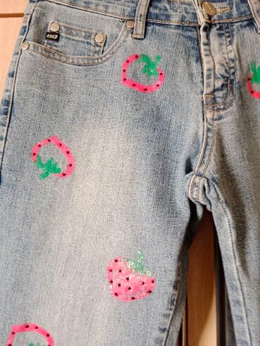 pantalone od vestacke koze: Farmerke Artikli italijanske jagodice Veličina 40 italijanski naš 36 — 2
