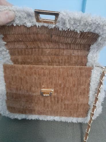 Ženska torbica preko ramena sa lancem - Materijal: kombinacija mekane