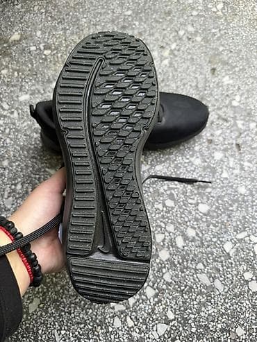 nike bele kozne patike: Nike patike za trčanje/trening – potpuno crne - Model: lagane — 2