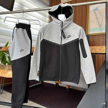 nike trenerka xs: Moderna uniseks trenerka sa kapuljačom, idealna za sport i slobodno — 1