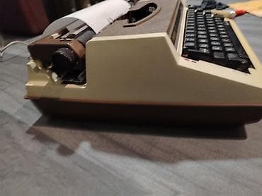m8 retro konzola: Električna pisaća mašina Brother Electric 4612 - Tip — 2