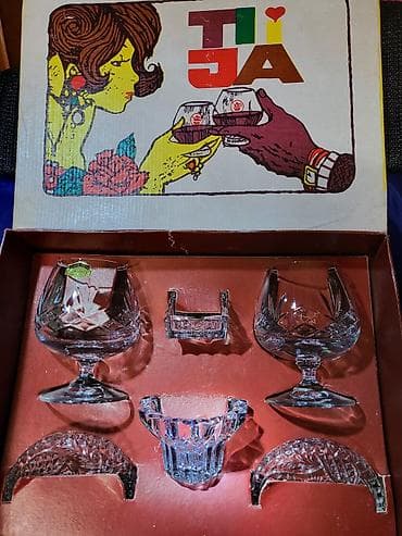 Servis nov -ti i ja- kristal,Zajecar za dvoje. 70te. Set za na lalafo.rs Servis nov -ti i ja- kristal,Zajecar za dvoje. 70te. Set za