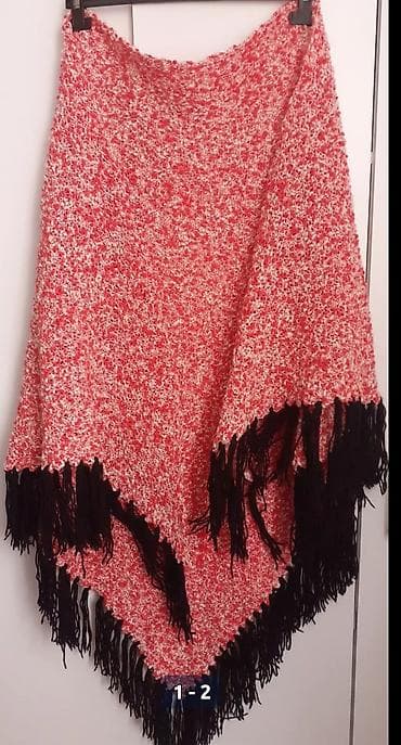 Muška obuća: Pleteno pončo/šal - Model: trouglasti pončo sa spuštenim ramenima - — 2